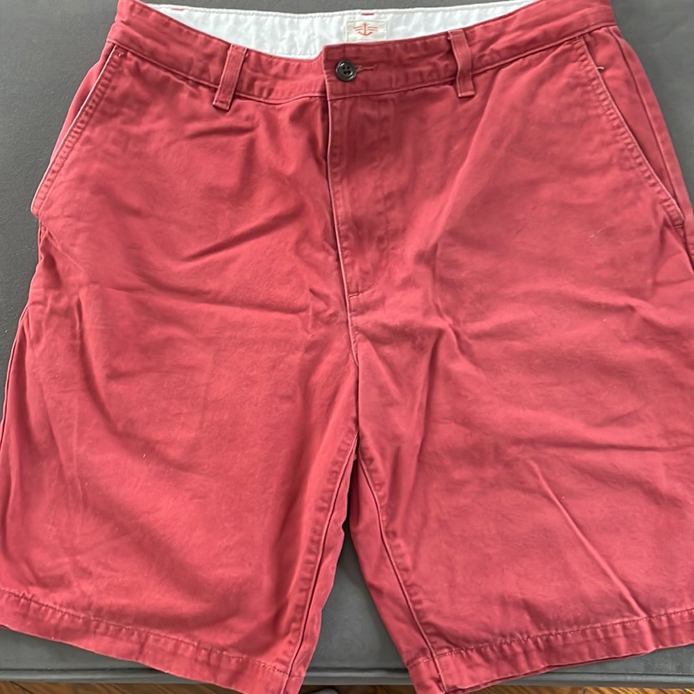 men’s bermuda shorts/ new without tags